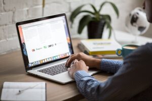 How to Use Your Business Website's Blog to Your Company's Advantage